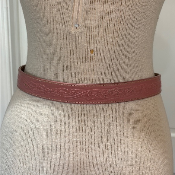 Nocona pink genuine leather western cowgirl belt with horse silver/gold buckle - Picture 3 of 7